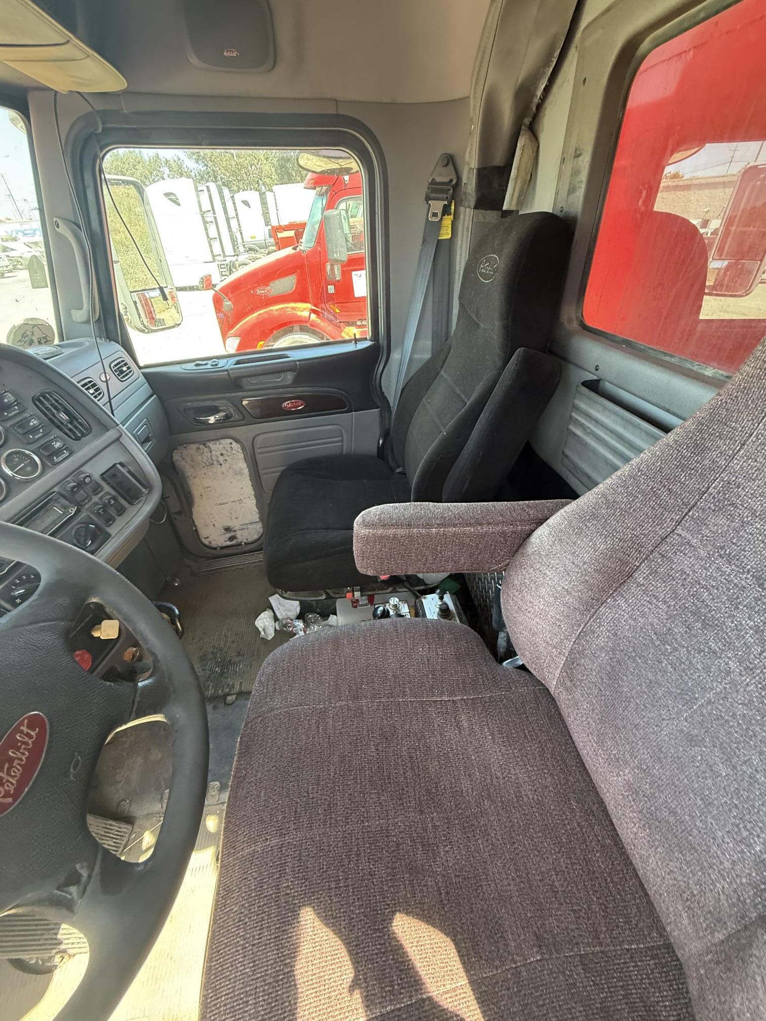 2013 PETERBILT 386 - Image 6